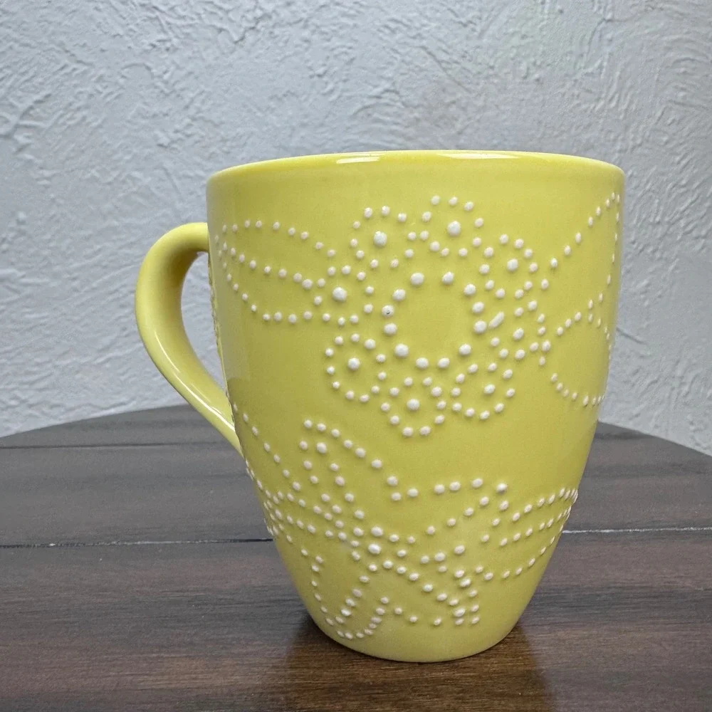 Vintage 2006 Starbucks Yellow Embossed 12oz Coffee Mug Tea Cocoa